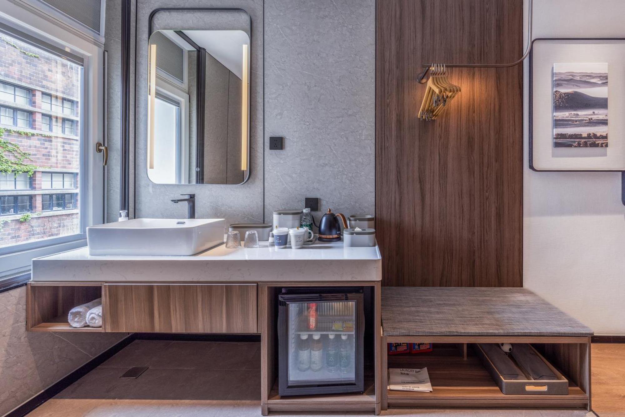 Atour X Hotel The Bund East Nanjing Road Shanghai Exterior photo